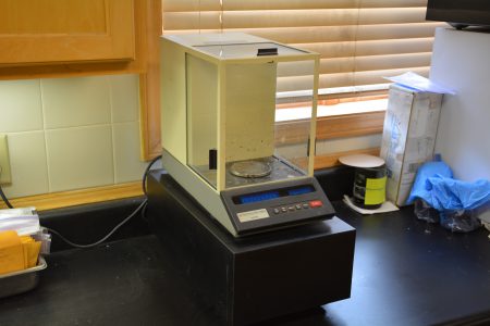 Denver Instrument AA-250 Analytical Balance